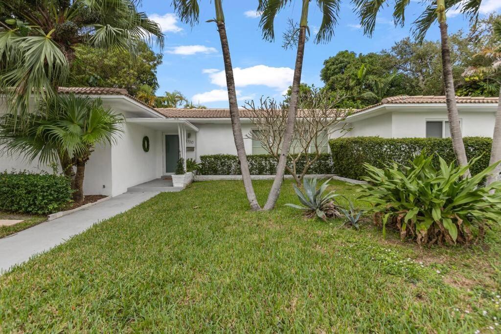 Modern Tropical Pool House North Miami Hot Tub Villa Buitenkant foto